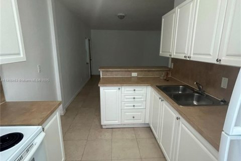 Appartement à louer à Miami Beach, Floride: 1 chambre, 951.6 m2 № 1967925 - photo 9