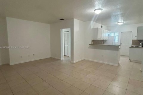 Appartement à louer à Miami Beach, Floride: 1 chambre, 951.6 m2 № 1967925 - photo 11