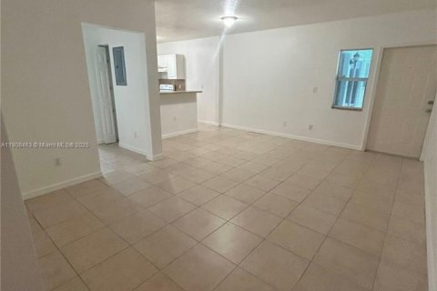 Appartement à louer à Miami Beach, Floride: 1 chambre, 951.6 m2 № 1967925 - photo 12