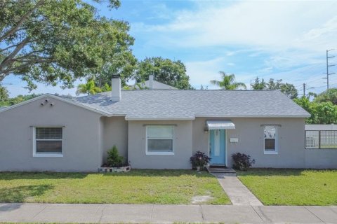 Casa en venta en Saint Petersburg, Florida, 3 dormitorios, 123.19 m2 № 1900074 - foto 2