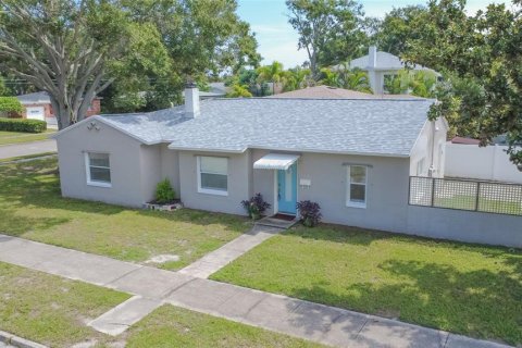 Casa en venta en Saint Petersburg, Florida, 3 dormitorios, 123.19 m2 № 1900074 - foto 1