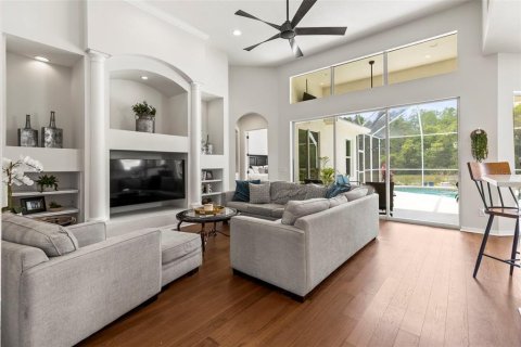 House in Tampa, Florida 4 bedrooms, 265.61 sq.m. № 1732651 - photo 8