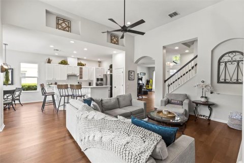 House in Tampa, Florida 4 bedrooms, 265.61 sq.m. № 1732651 - photo 4