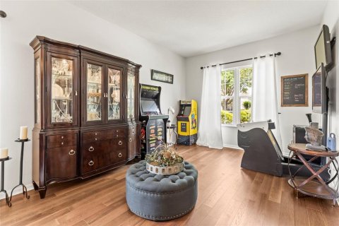 House in Tampa, Florida 4 bedrooms, 265.61 sq.m. № 1732651 - photo 7