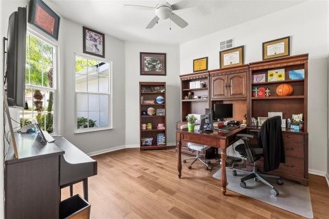 House in Tampa, Florida 4 bedrooms, 265.61 sq.m. № 1732651 - photo 5