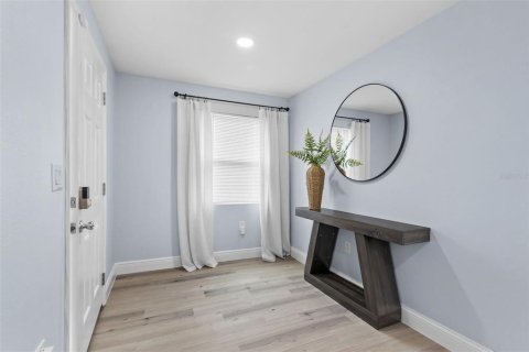 Villa ou maison à louer à Tampa, Floride: 3 chambres, 140.47 m2 № 2102290 - photo 3