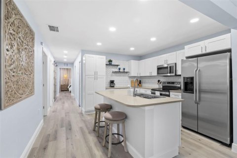 Villa ou maison à louer à Tampa, Floride: 3 chambres, 140.47 m2 № 2102290 - photo 10