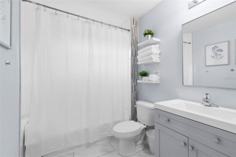 Villa ou maison à louer à Tampa, Floride: 3 chambres, 140.47 m2 № 2102290 - photo 18
