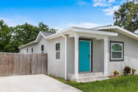 Villa ou maison à louer à Tampa, Floride: 3 chambres, 140.47 m2 № 2102290 - photo 2