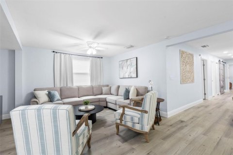 Villa ou maison à louer à Tampa, Floride: 3 chambres, 140.47 m2 № 2102290 - photo 7