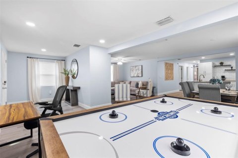 Villa ou maison à louer à Tampa, Floride: 3 chambres, 140.47 m2 № 2102290 - photo 5