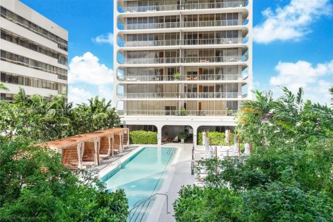 Снять в аренду кондоминиум в Майами, Флорида 2 спальни, 87.51м2, № 1951430 - фото 2