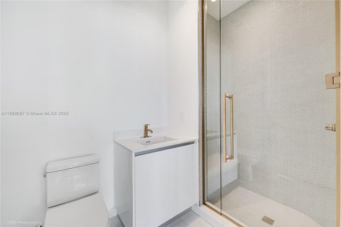 Снять в аренду кондоминиум в Майами, Флорида 2 спальни, 87.51м2, № 1951430 - фото 13