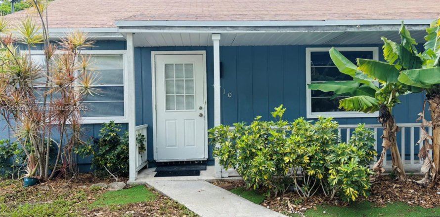 House in Deerfield Beach, Florida 2 bedrooms, 75.44 sq.m. № 1828271