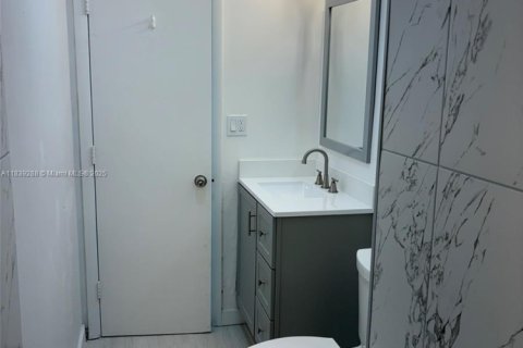 House in Deerfield Beach, Florida 2 bedrooms, 75.44 sq.m. № 1828271 - photo 15