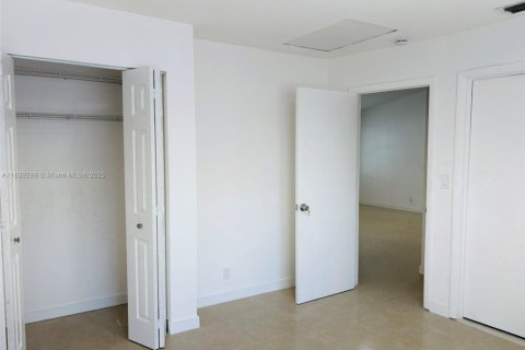 House in Deerfield Beach, Florida 2 bedrooms, 75.44 sq.m. № 1828271 - photo 12