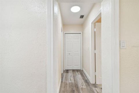 House in Sarasota, Florida 3 bedrooms, 99.59 sq.m. № 1519265 - photo 8