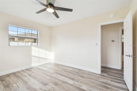 House in Sarasota, Florida 3 bedrooms, 99.59 sq.m. № 1519265 - photo 27