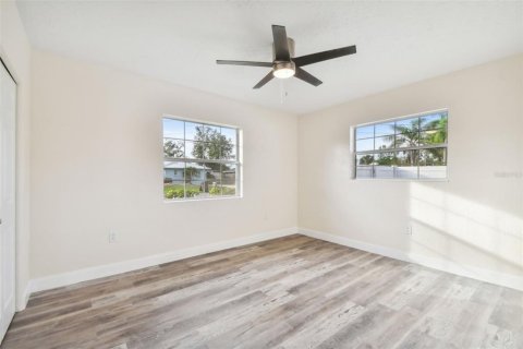House in Sarasota, Florida 3 bedrooms, 99.59 sq.m. № 1519265 - photo 26
