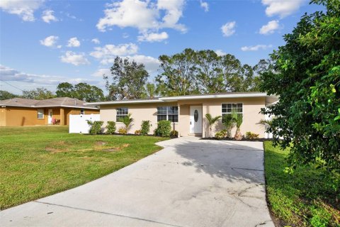 House in Sarasota, Florida 3 bedrooms, 99.59 sq.m. № 1519265 - photo 5