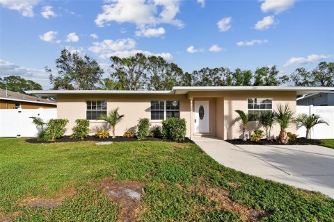 House in Sarasota, Florida 3 bedrooms, 99.59 sq.m. № 1519265 - photo 4