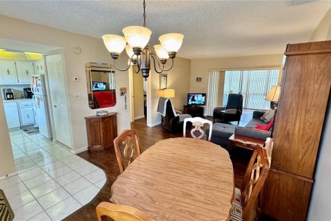 Condo in Largo, Florida, 1 bedroom  № 1561360 - photo 17