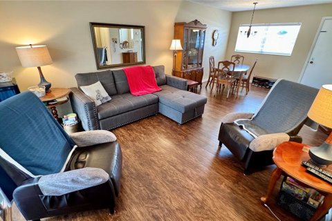 Condo in Largo, Florida, 1 bedroom  № 1561360 - photo 22