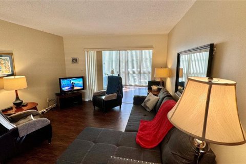 Condo in Largo, Florida, 1 bedroom  № 1561360 - photo 20