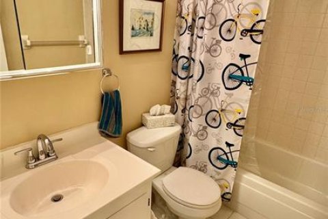 Condo in Largo, Florida, 1 bedroom  № 1561360 - photo 29