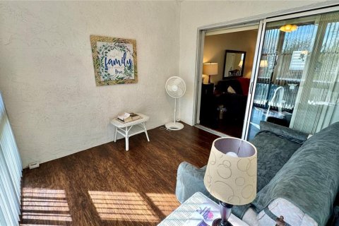Condo in Largo, Florida, 1 bedroom  № 1561360 - photo 25