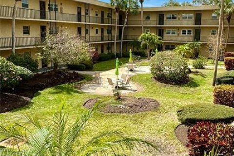 Condo in Largo, Florida, 1 bedroom  № 1561360 - photo 5