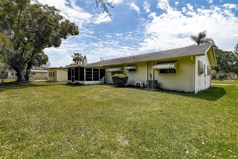 House in Palm Harbor, Florida 2 bedrooms, 117.89 sq.m. № 1615101 - photo 27