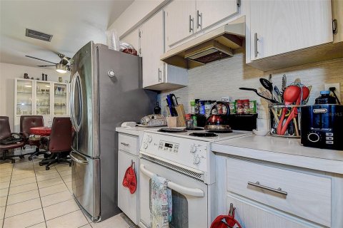 House in Palm Harbor, Florida 2 bedrooms, 117.89 sq.m. № 1615101 - photo 13