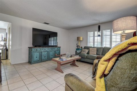 House in Palm Harbor, Florida 2 bedrooms, 117.89 sq.m. № 1615101 - photo 9