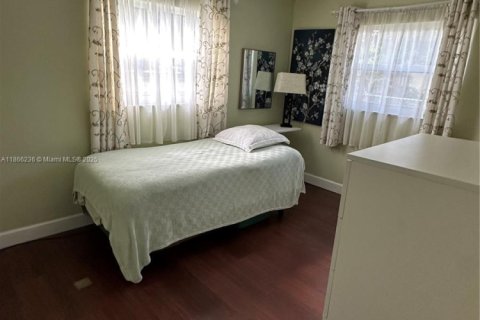 House in Oakland Park, Florida 2 bedrooms, 140.19 sq.m. № 1893552 - photo 21