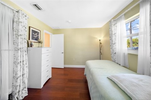 House in Oakland Park, Florida 2 bedrooms, 140.19 sq.m. № 1893552 - photo 30