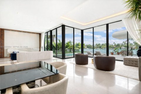 Купить виллу или дом в Майами-Бич, Флорида 6 спален, 644.93м2, № 1997631 - фото 7