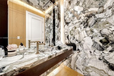 Купить виллу или дом в Майами-Бич, Флорида 6 спален, 644.93м2, № 1997631 - фото 20