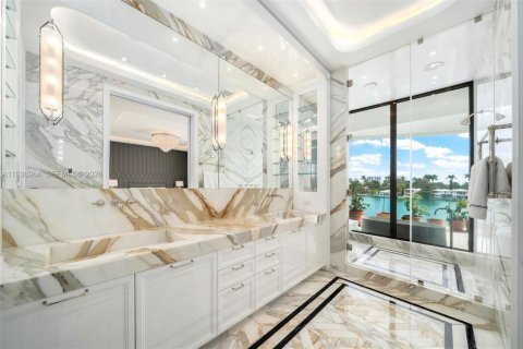 Купить виллу или дом в Майами-Бич, Флорида 6 спален, 644.93м2, № 1997631 - фото 27