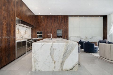 Купить виллу или дом в Майами-Бич, Флорида 6 спален, 644.93м2, № 1997631 - фото 11