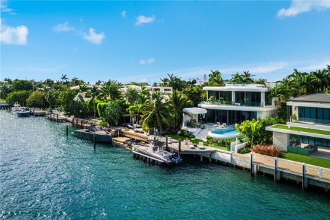 Дом в Майами-Бич, Флорида 6 спален, 644.93м2 № 1997631