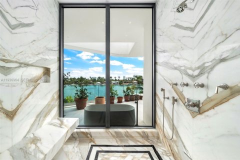 Купить виллу или дом в Майами-Бич, Флорида 6 спален, 644.93м2, № 1997631 - фото 29