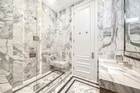 Купить виллу или дом в Майами-Бич, Флорида 6 спален, 644.93м2, № 1997631 - фото 30