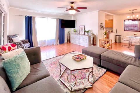 Commercial property in Fort Lauderdale, Florida 197.7 sq.m. № 2382835 - photo 25