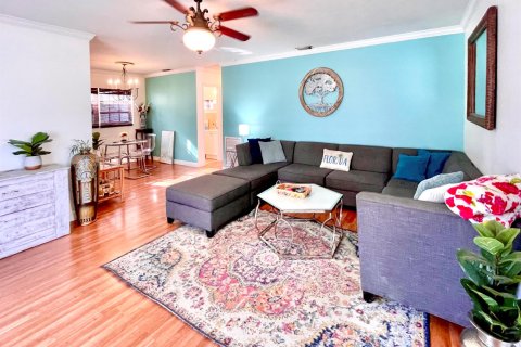 Commercial property in Fort Lauderdale, Florida 197.7 sq.m. № 2382835 - photo 21