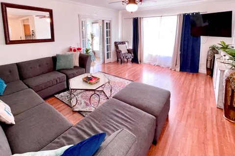 Commercial property in Fort Lauderdale, Florida 197.7 sq.m. № 2382835 - photo 16