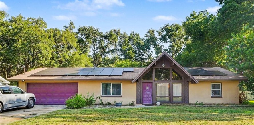 Casa en Auburndale, Florida 3 dormitorios, 141.77 m2 № 2200285