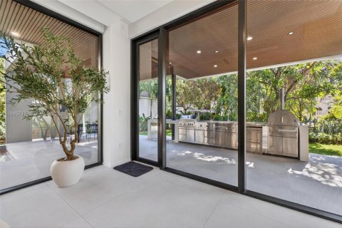 House in Miami, Florida 4 bedrooms, 319.96 sq.m. № 2056533 - photo 28