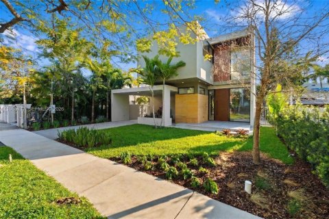 Villa ou maison à Miami, Floride 4 chambres, 319.96 m2 № 2056533