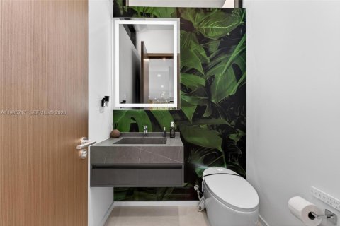 House in Miami, Florida 4 bedrooms, 319.96 sq.m. № 2056533 - photo 14